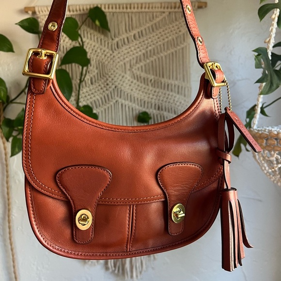 Coach Legacy Amanda Crossbody Bag 19925 Brown Leather Turnlock Tassel Rare - Picture 1 of 13